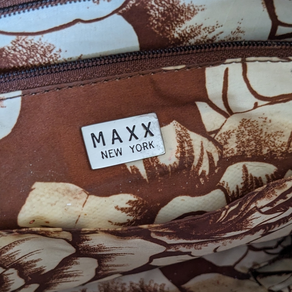 Maxx NY Pink Leather Hobo Bag - Picture 10 of 11